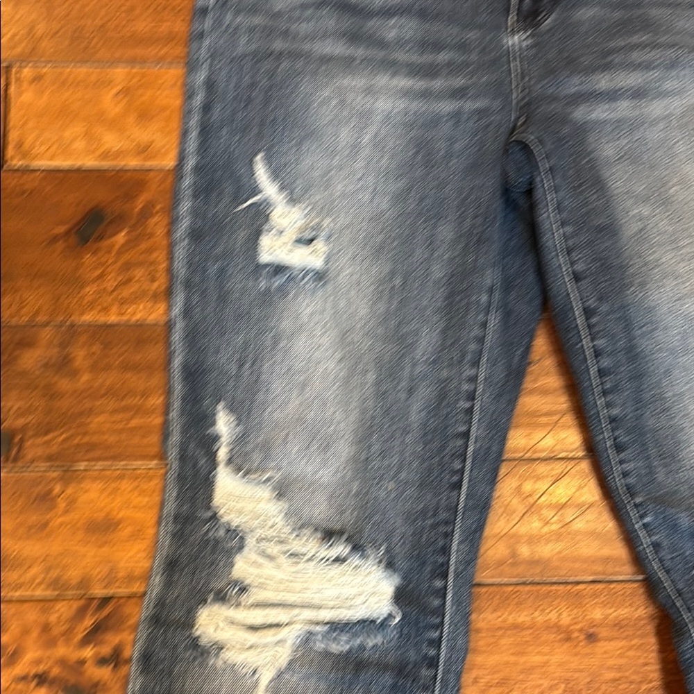 Judy Blue boyfriend fit distressed jeans 9/29 - Picture 2 of 8